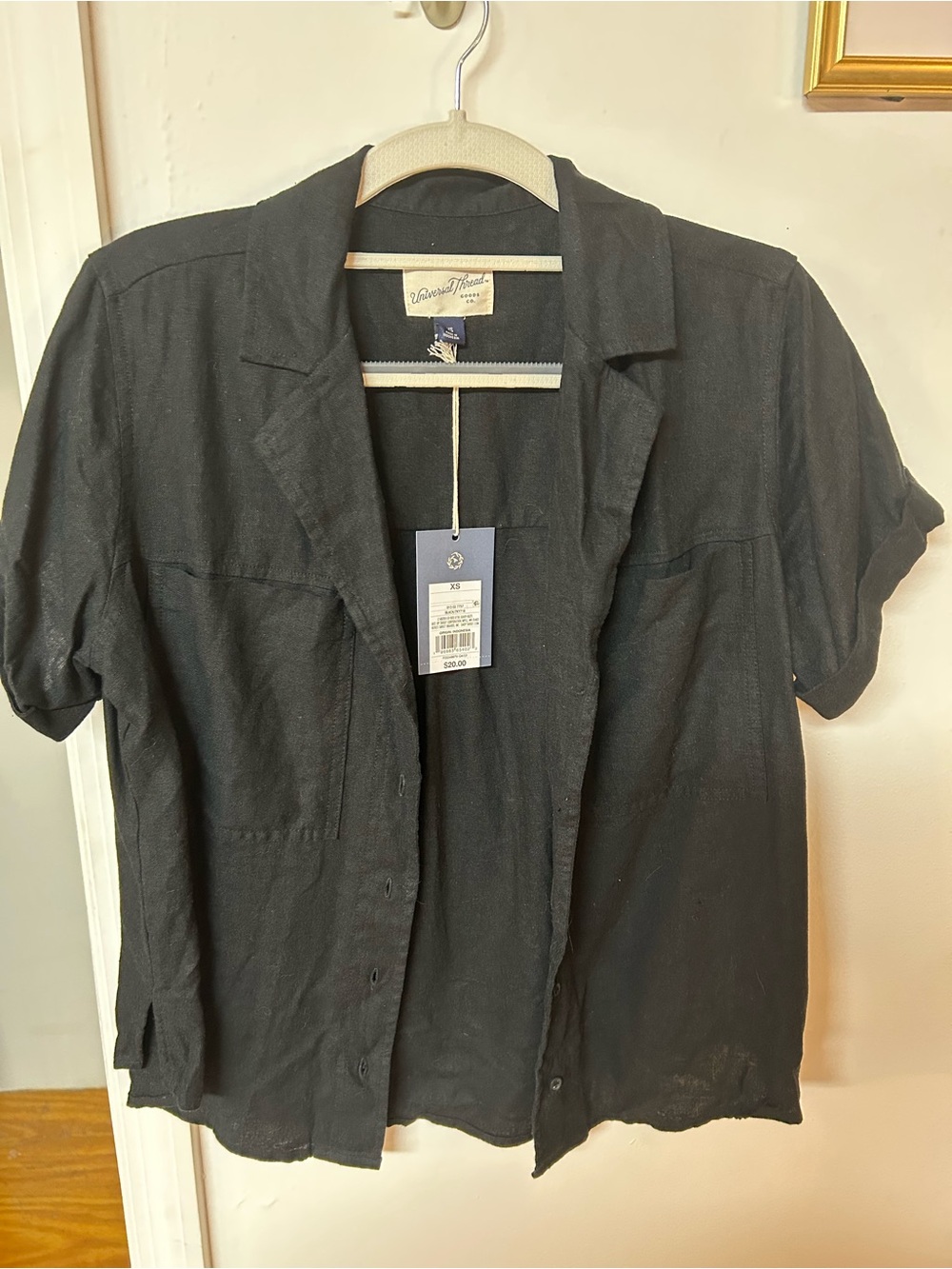Universal Thread Black Women's Short-Sleeve Button-Down Shirt